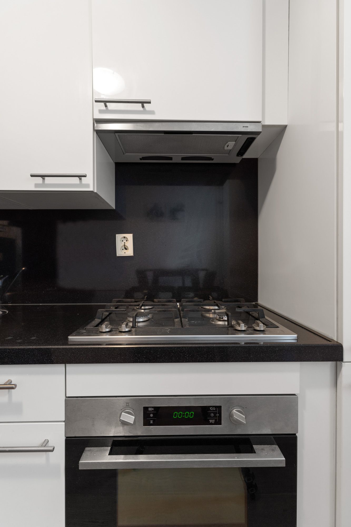 Photo 10 of Turnerstraat 11-H