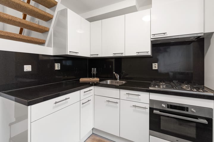 Photo 13 of Turnerstraat 11-H