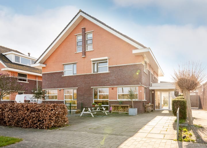 Foto 1 van De Waardenborg 65