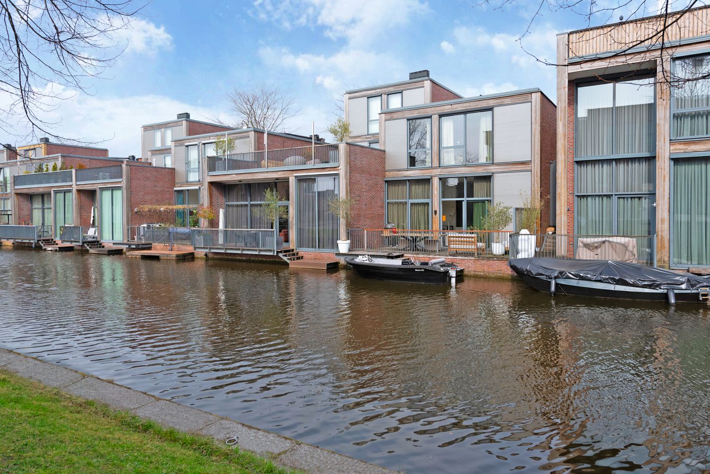 Foto 40 van Laaxumstraat 54