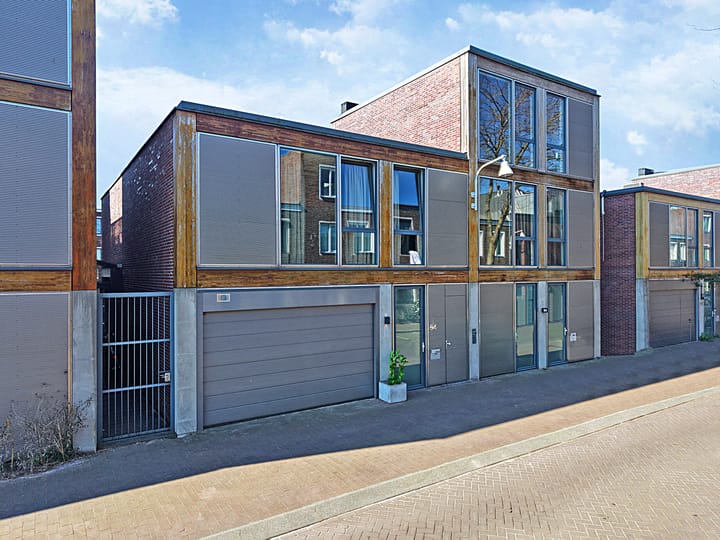 Foto 46 van Laaxumstraat 54