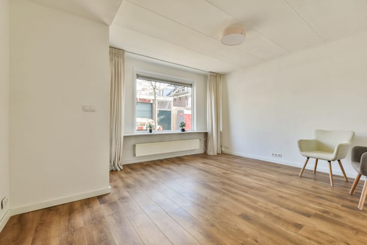 Foto 6 van Warmoesstraat 125