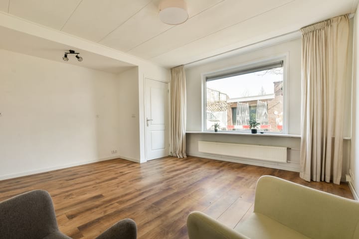 Foto 7 van Warmoesstraat 125