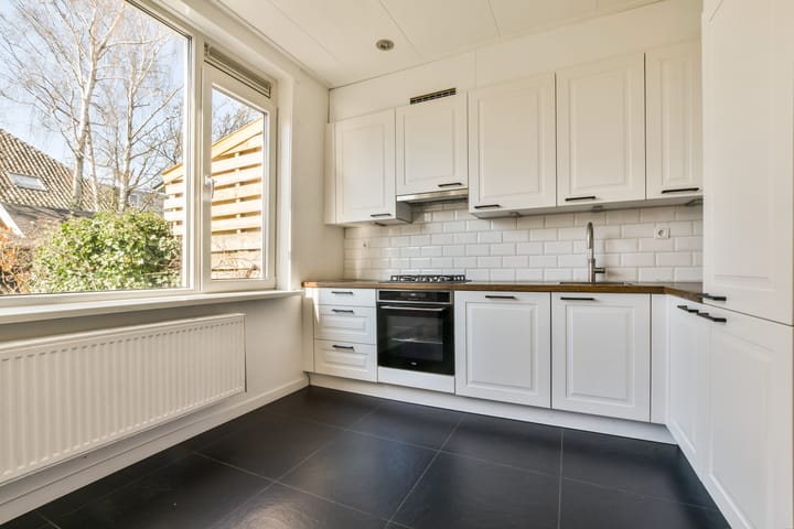 Foto 8 van Warmoesstraat 125