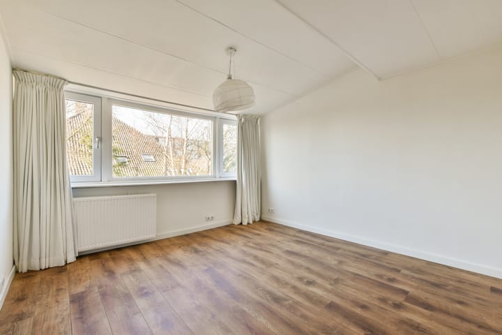 Foto 12 van Warmoesstraat 125