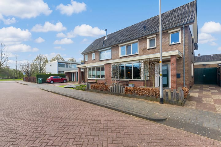 Foto 36 van Esdoornstraat 60