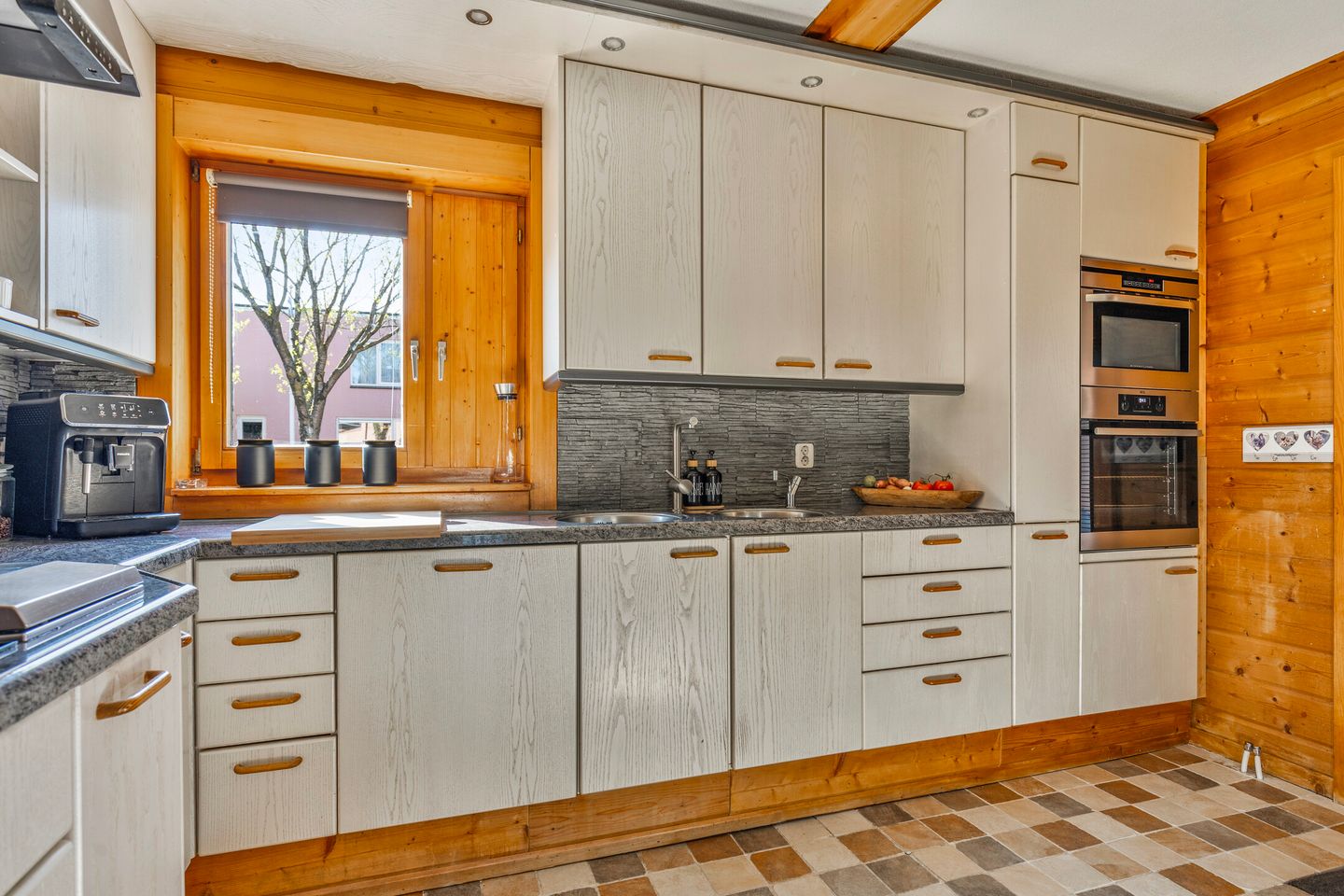 Foto 14 van Karmijnstraat 9