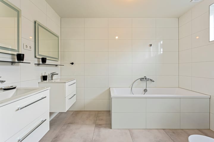 Photo 16 of Rapenburg 106-A