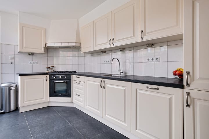 Foto 4 van Stephensonstraat 1