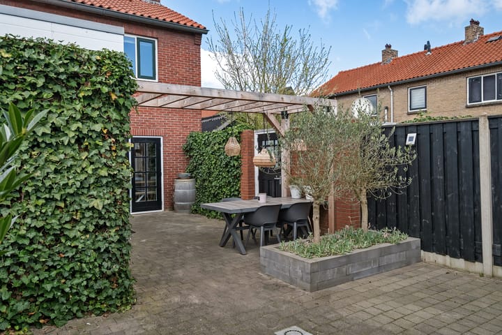 Foto 38 van Stephensonstraat 1