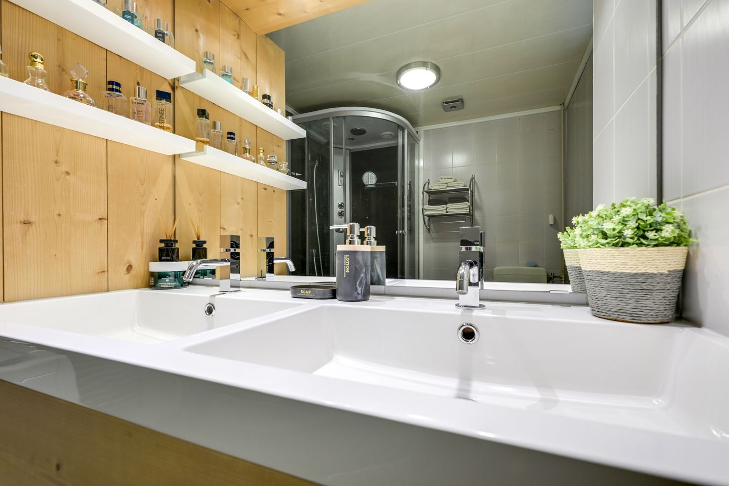 Foto 50 van Brucknerstraat 28