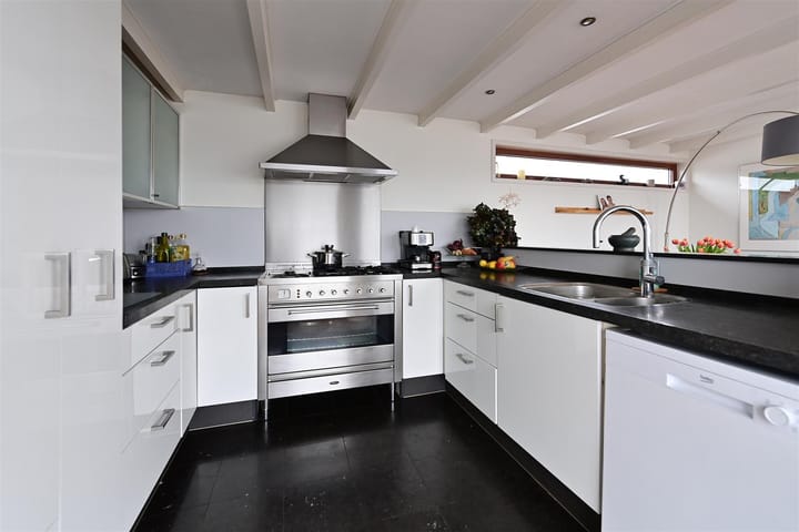 Foto 9 van Nieuw-Loosdrechtsedijk 270-AWS09