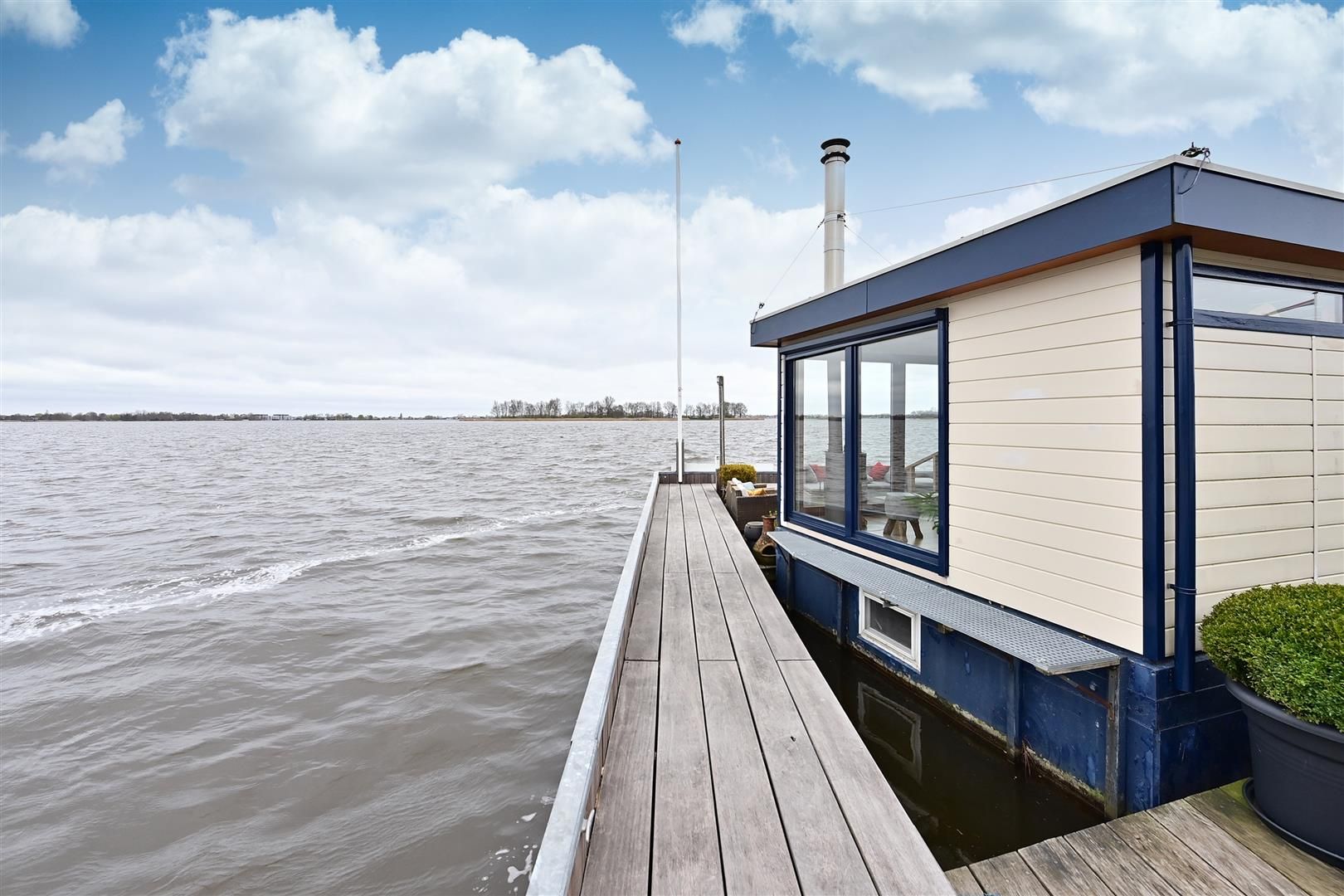 Foto 18 van Nieuw-Loosdrechtsedijk 270-AWS09