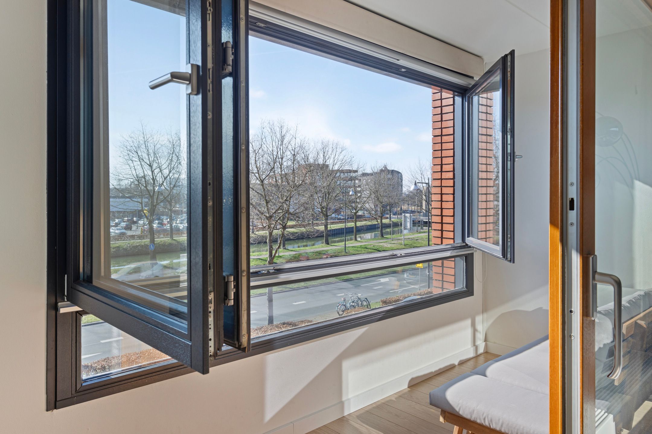 Foto 15 van Burgemeester Jhr. Quarles van Uffordlaan 495