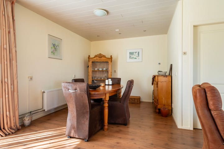 Foto 12 van Hoofdweg West 51