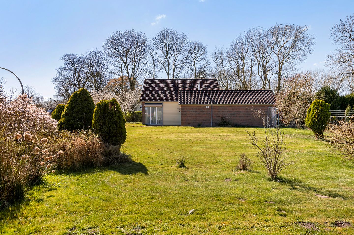 Foto 35 van Hoofdweg West 51