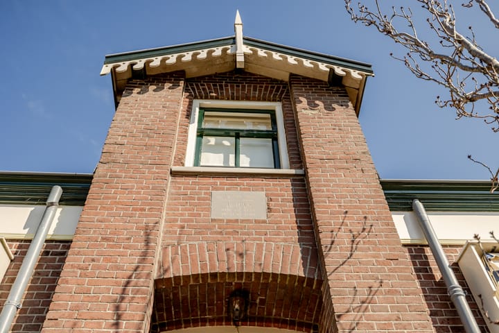 Foto 9 van Warder 83