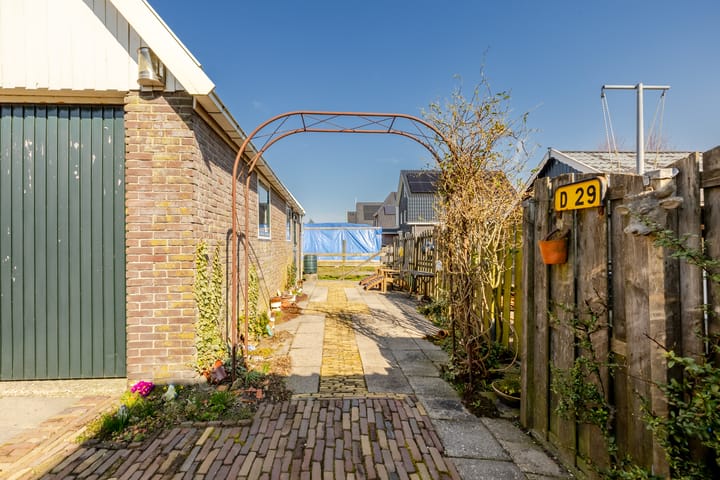 Foto 45 van Warder 83