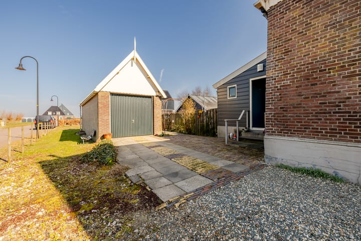 Foto 50 van Warder 83