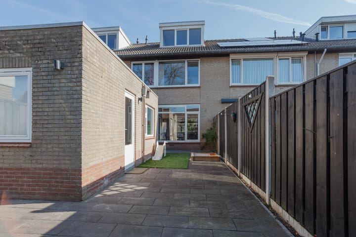 Foto 44 van Julianalaan 28-C