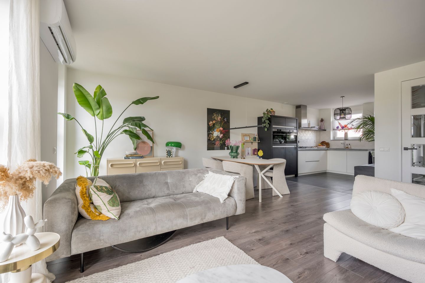 Photo 14 of Zijdevlinder 4