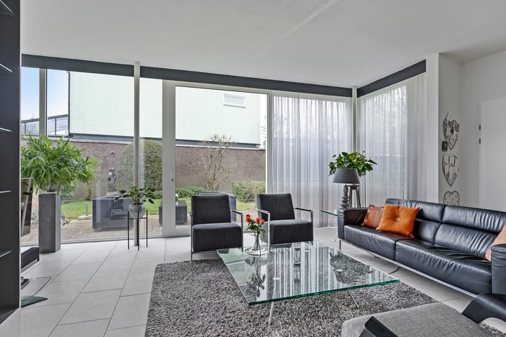 Foto 8 van Sleedoornpage 11