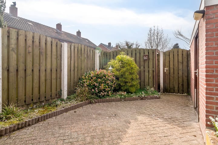 Foto 24 van Anna van Saksenstraat 8