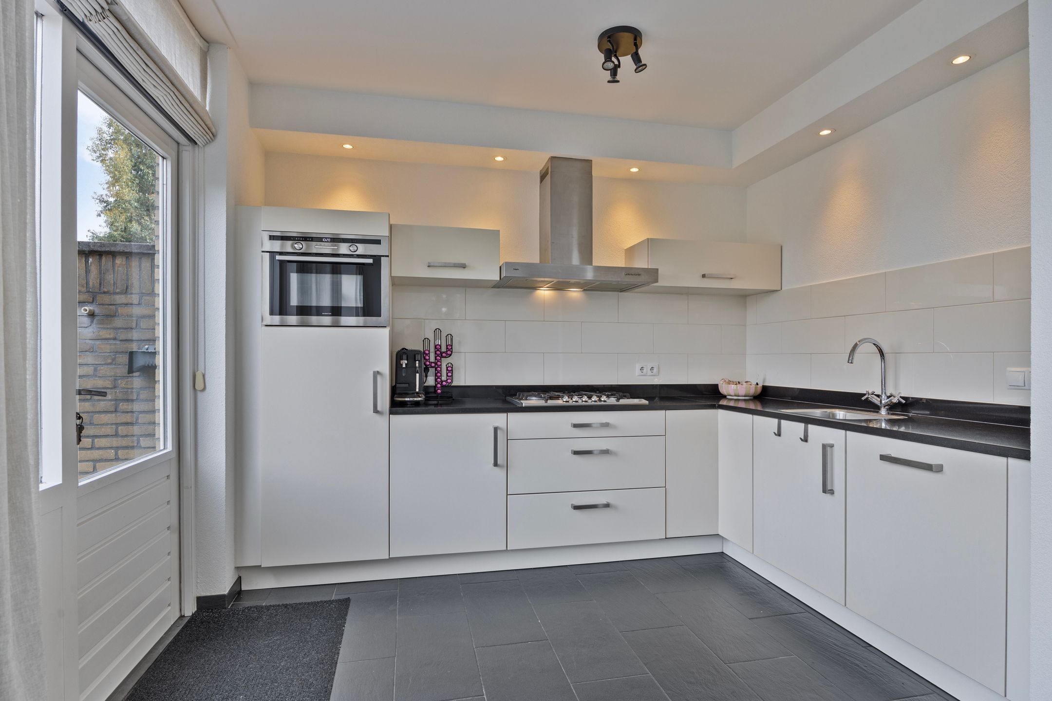 Foto 12 van Brederolaan 13