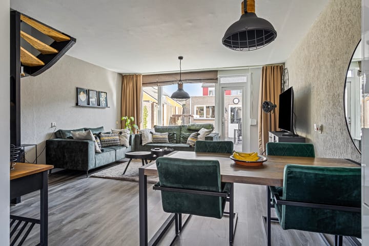 Foto 2 van Hof van Voorne 15