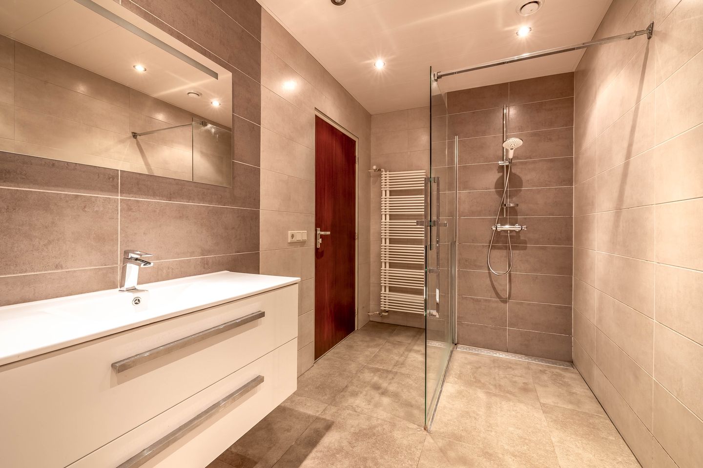 Foto 29 van van den Boomstraat 1