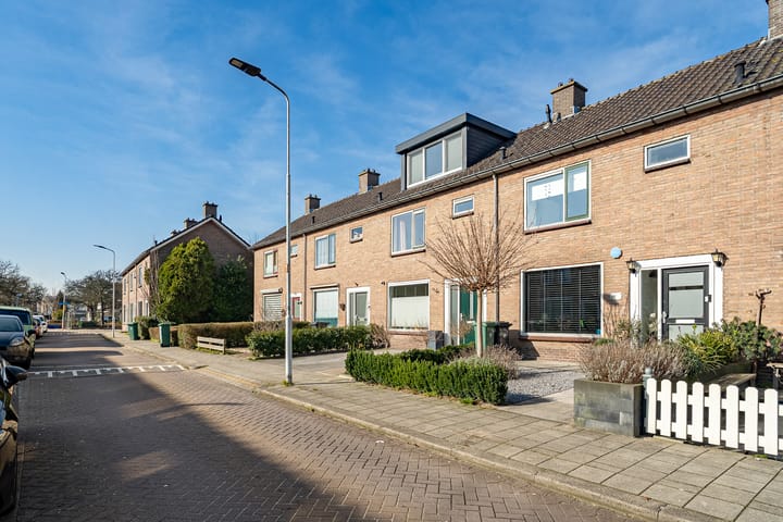 Foto 5 van Van Ostadestraat 19