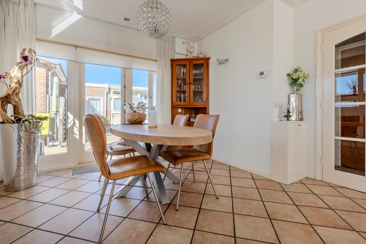 Foto 16 van Julianastraat 49