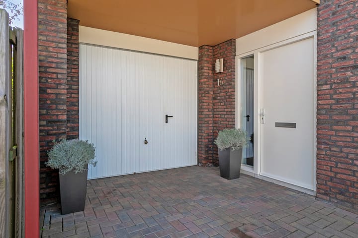 Foto 5 van Koos Veraartstraat 16