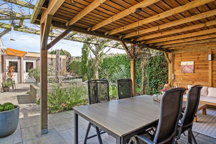 Foto 54 van Koos Veraartstraat 16