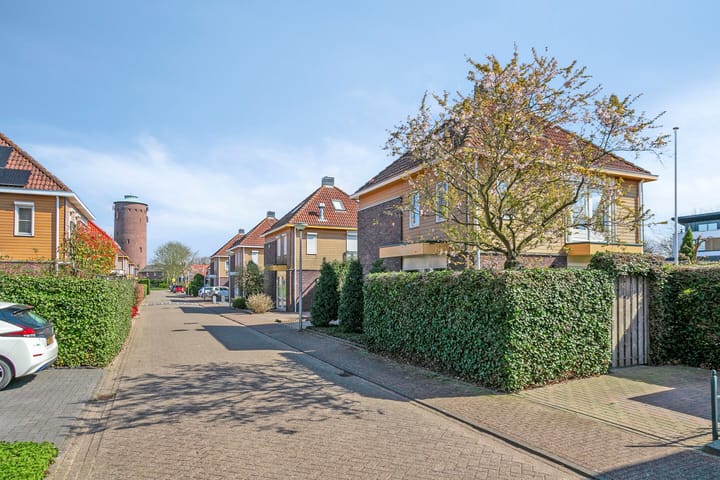 Foto 61 van Koos Veraartstraat 16