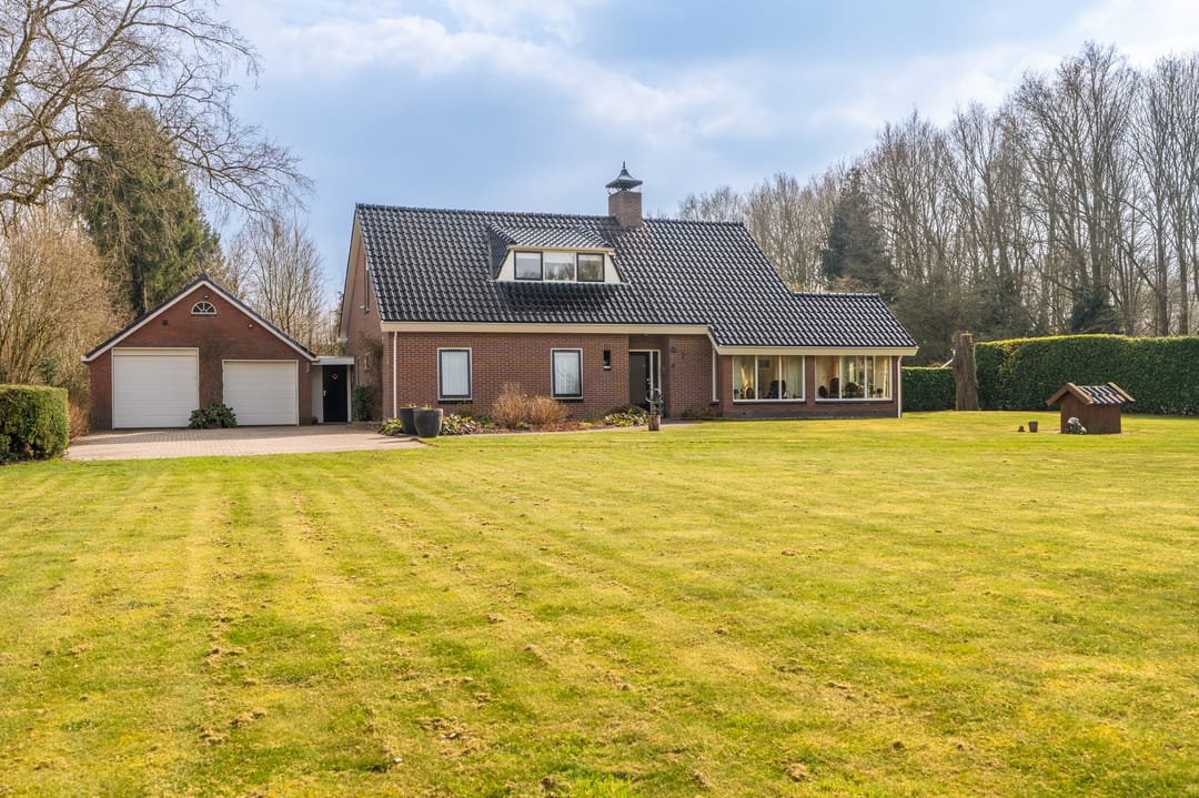 Foto 1 van Lutjeloosterweg 11