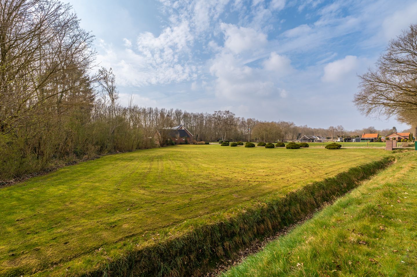 Foto 4 van Lutjeloosterweg 11