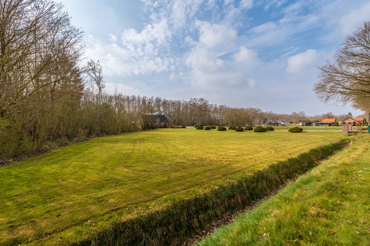 Foto 4 van Lutjeloosterweg 11