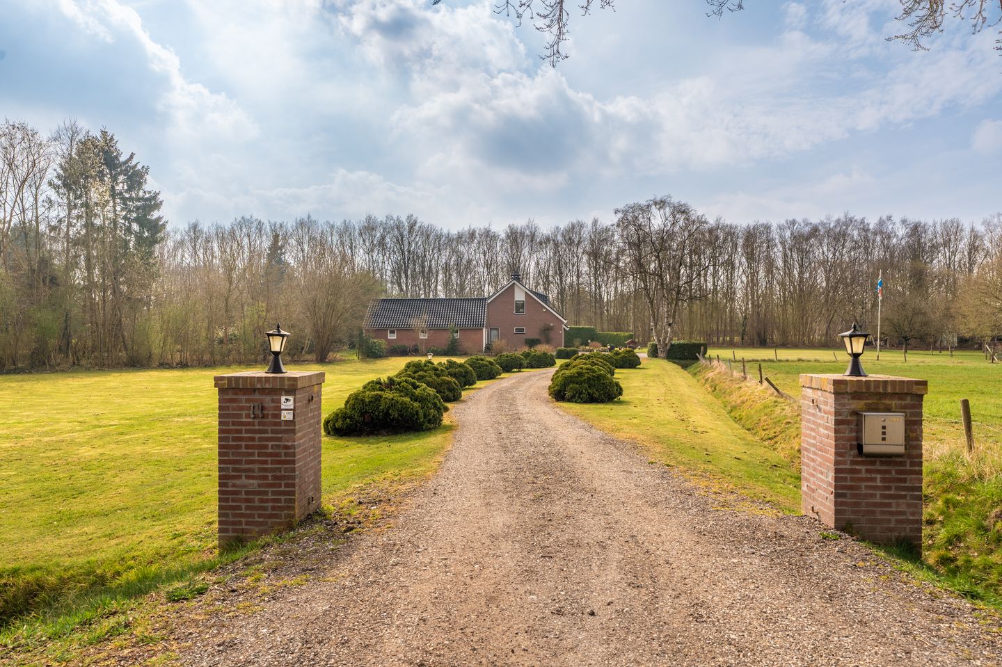 Foto 5 van Lutjeloosterweg 11