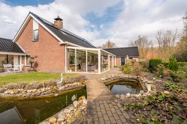 Foto 12 van Lutjeloosterweg 11