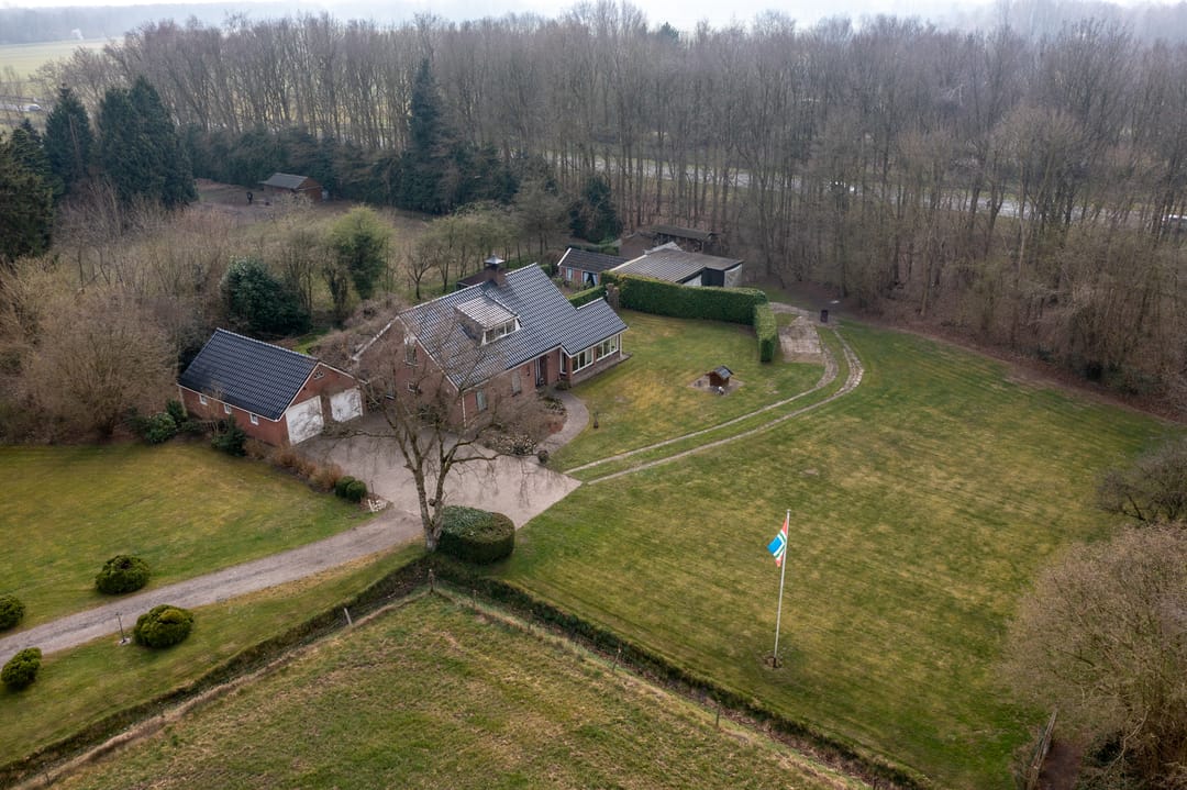 Foto 16 van Lutjeloosterweg 11