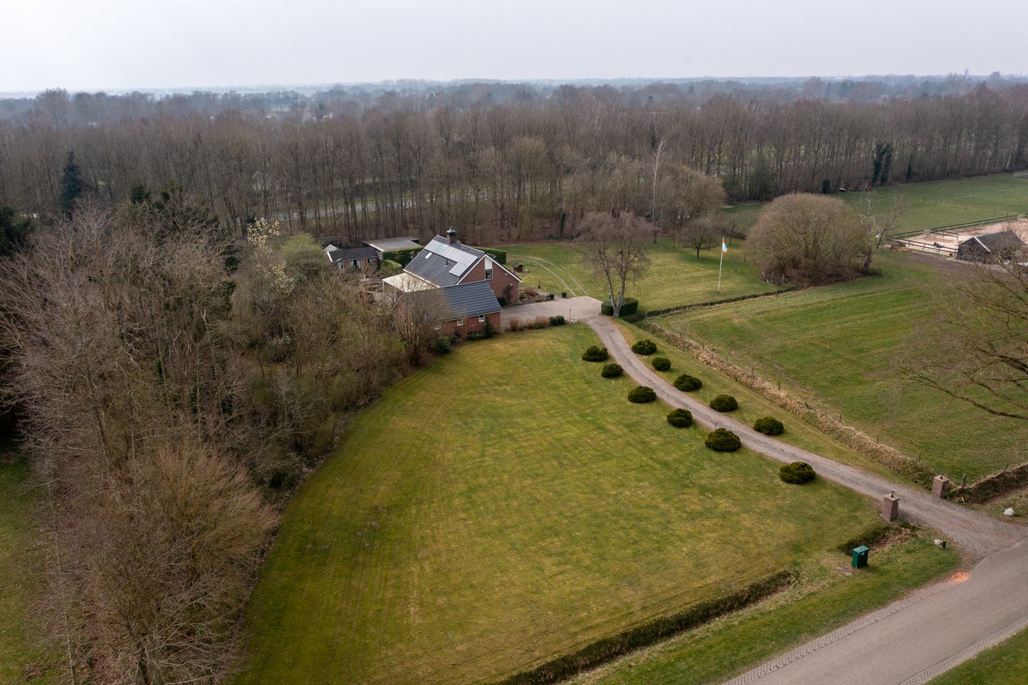 Foto 20 van Lutjeloosterweg 11