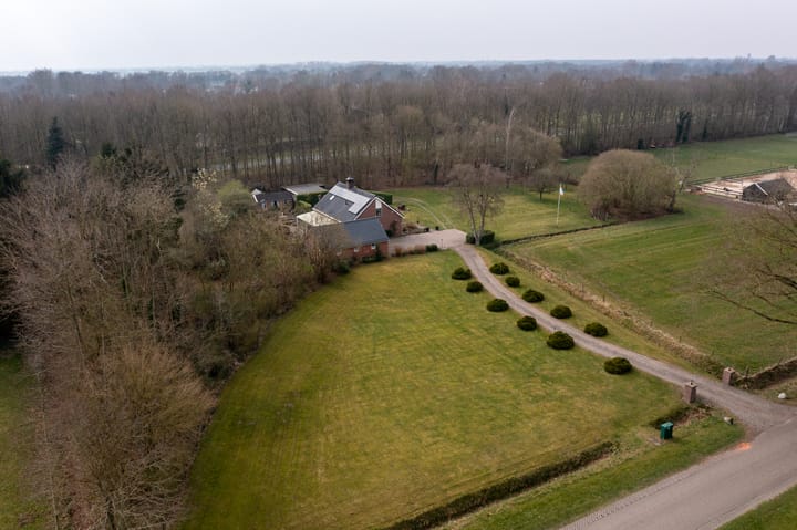 Foto 20 van Lutjeloosterweg 11