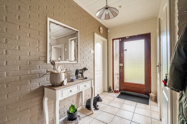 Foto 22 van Lutjeloosterweg 11