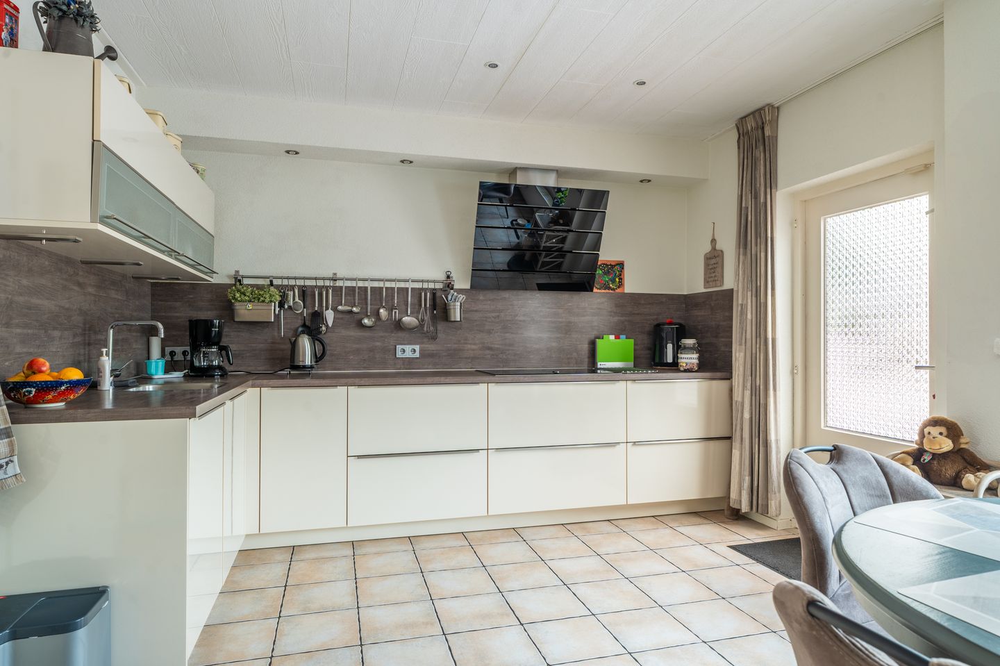 Foto 25 van Lutjeloosterweg 11