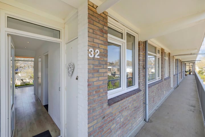 Photo 6 of Reviusstraat 32