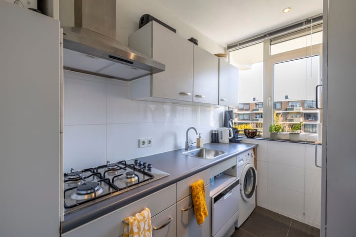 Photo 21 of Reviusstraat 32