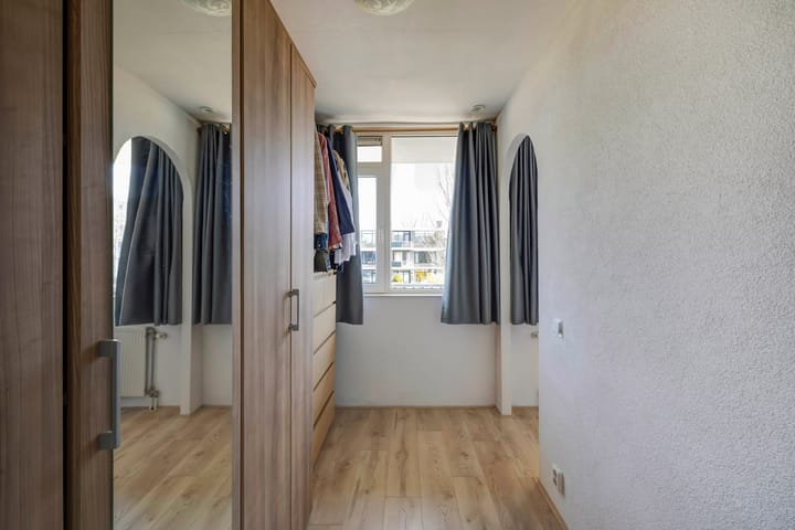 Photo 22 of Reviusstraat 32