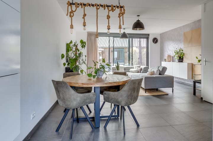 Photo 2 of Samuel de Marezhof 5