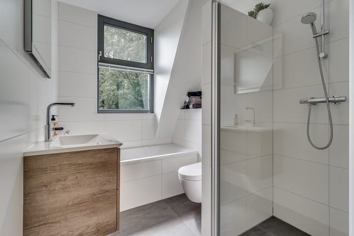 Photo 3 of Samuel de Marezhof 5